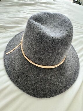 Universal Thread Gray Wool Fedora with Beige Leather Trim